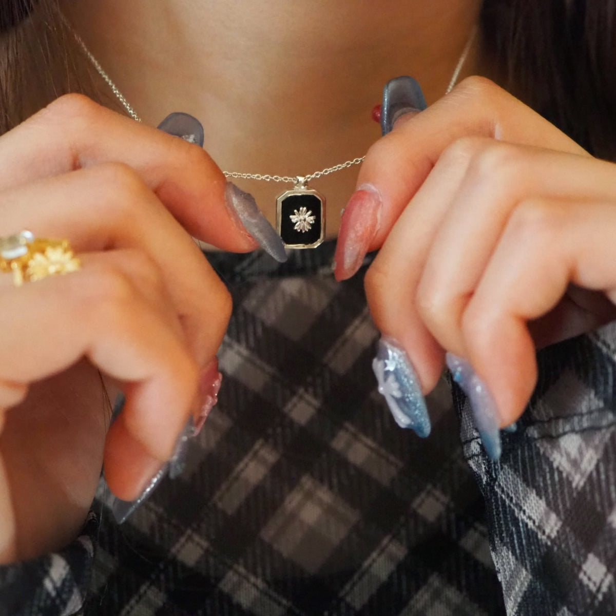 empy necklace