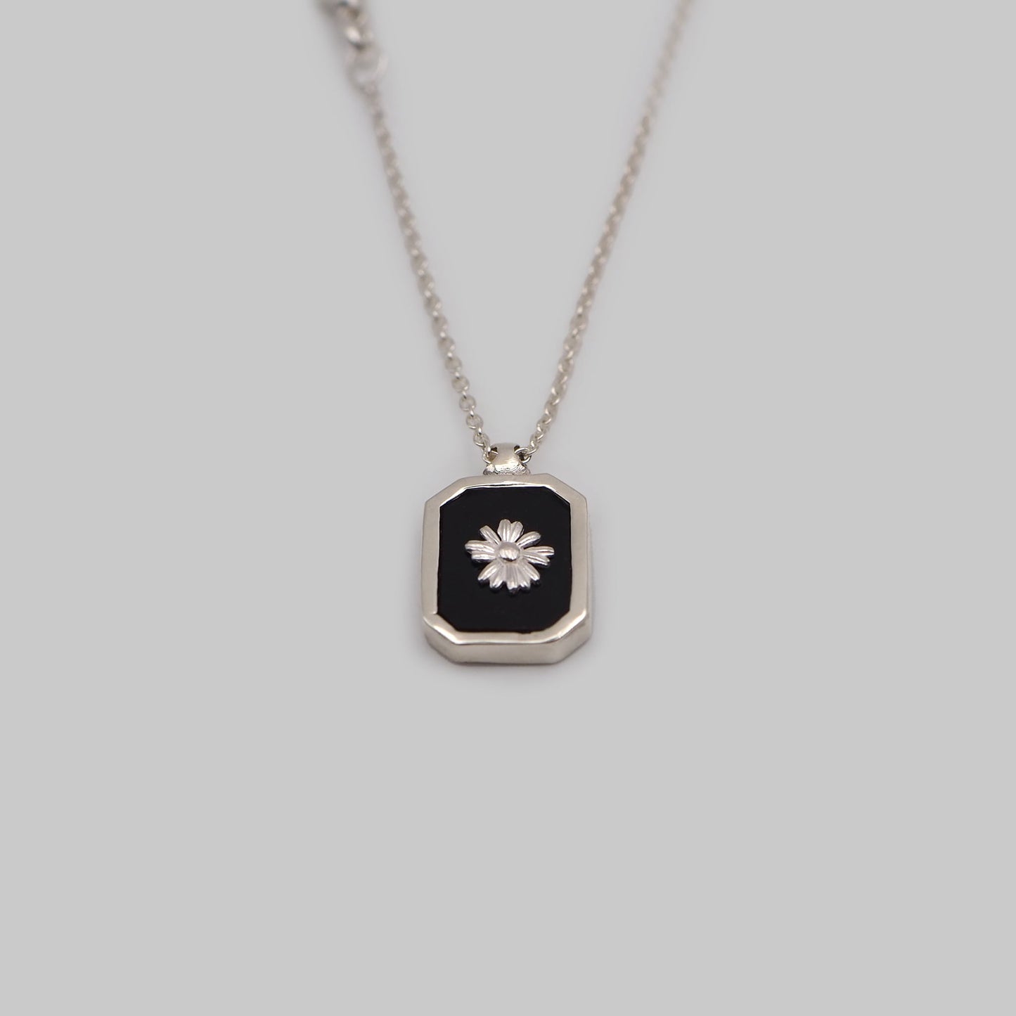 empy necklace