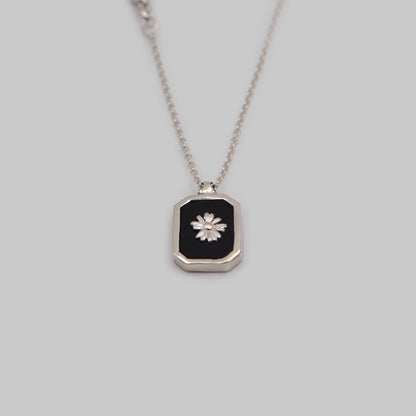 empy necklace