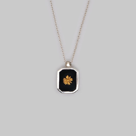 empy necklace