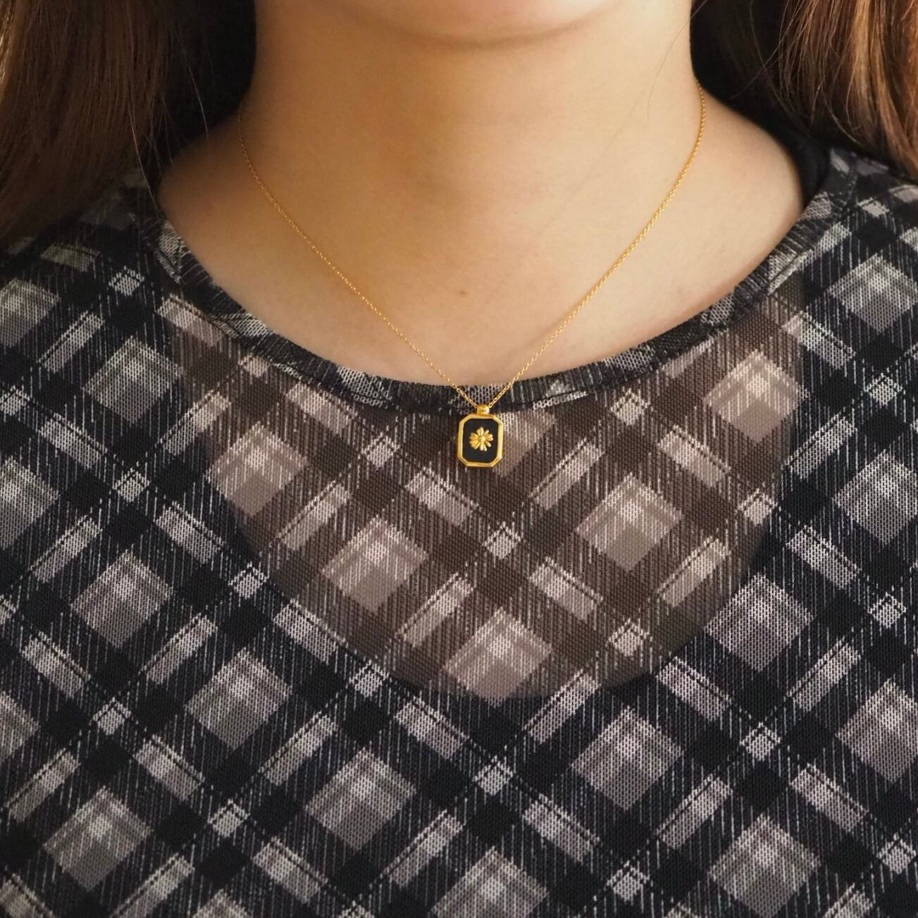 empy necklace