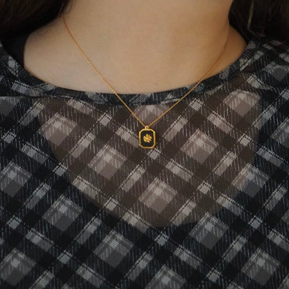 empy necklace
