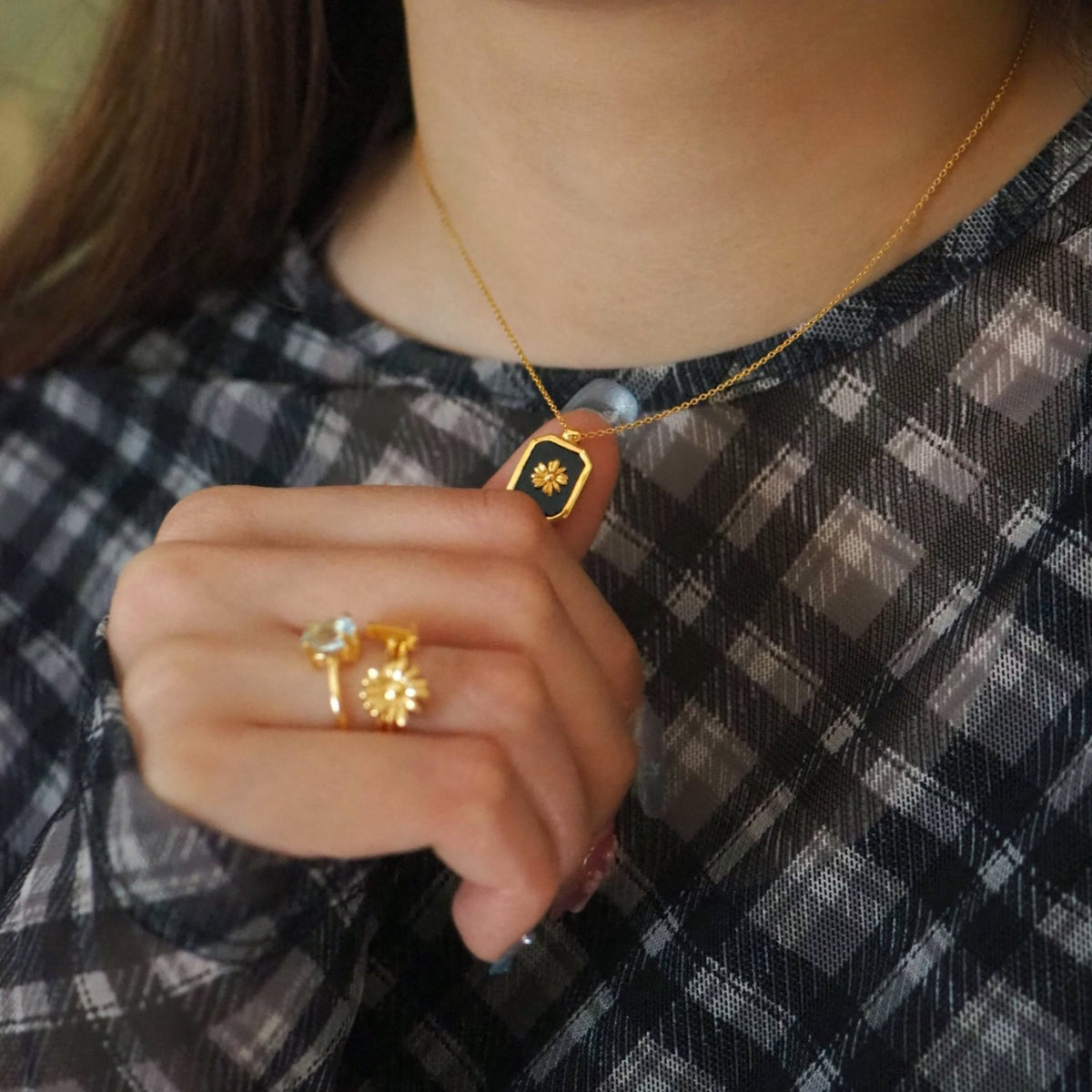 empy necklace