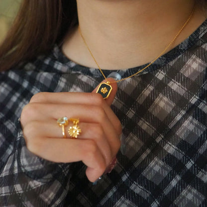 empy necklace