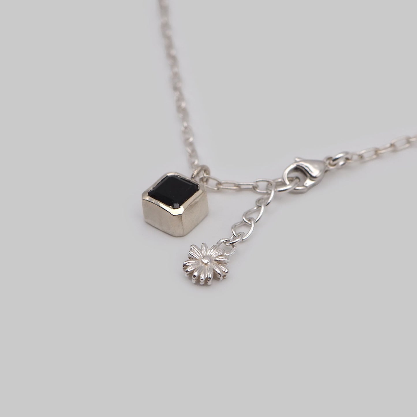 hopy necklace