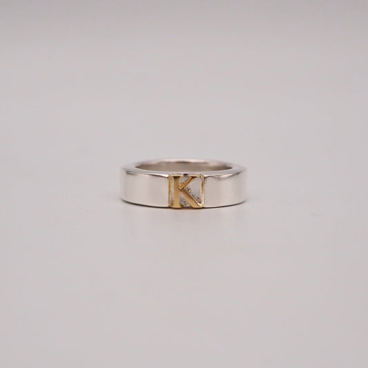 initial plain ring