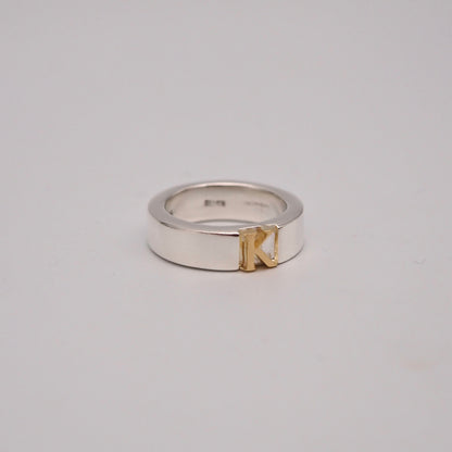 initial plain ring
