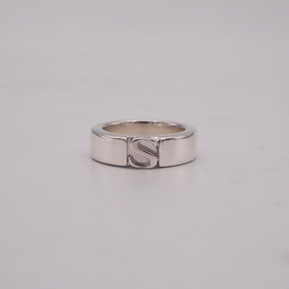 initial plain ring