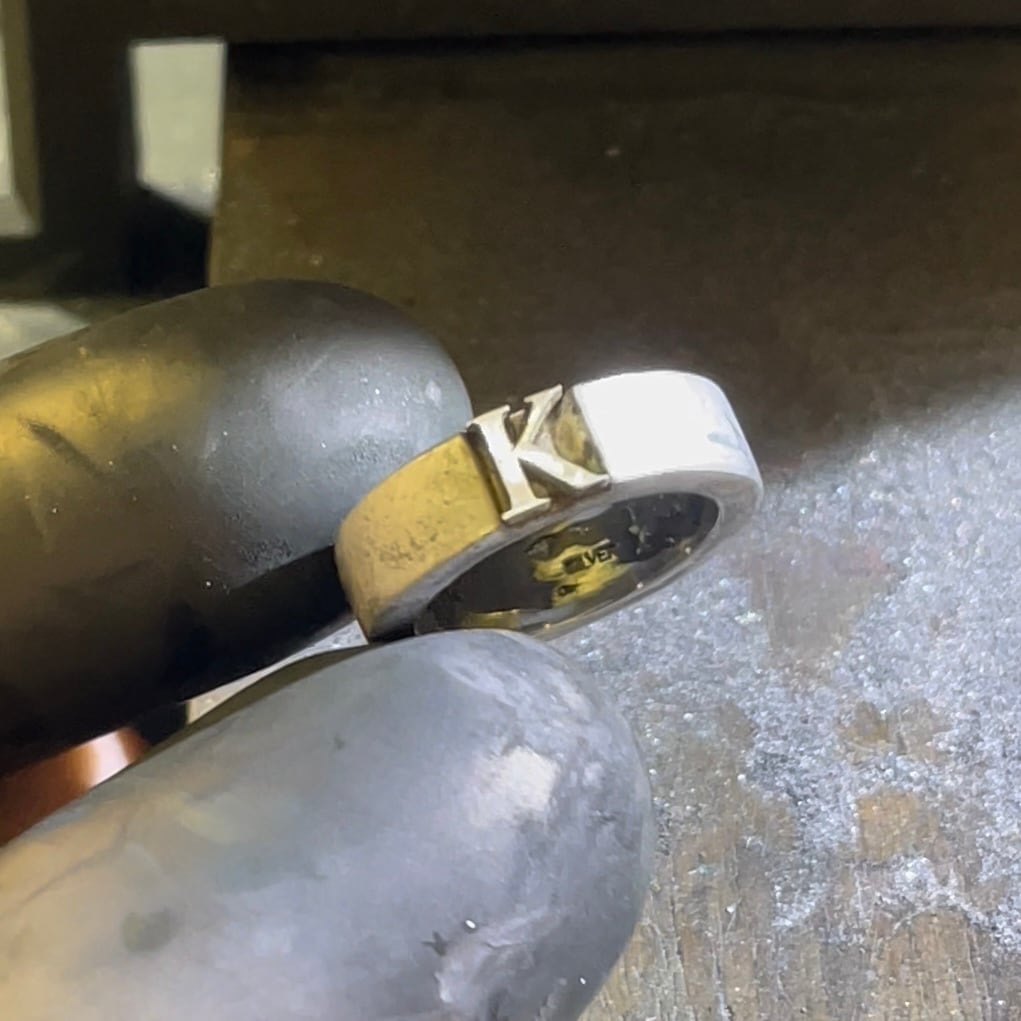 initial plain ring