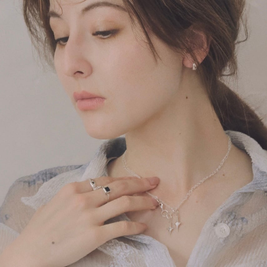 kaganalu LU necklace