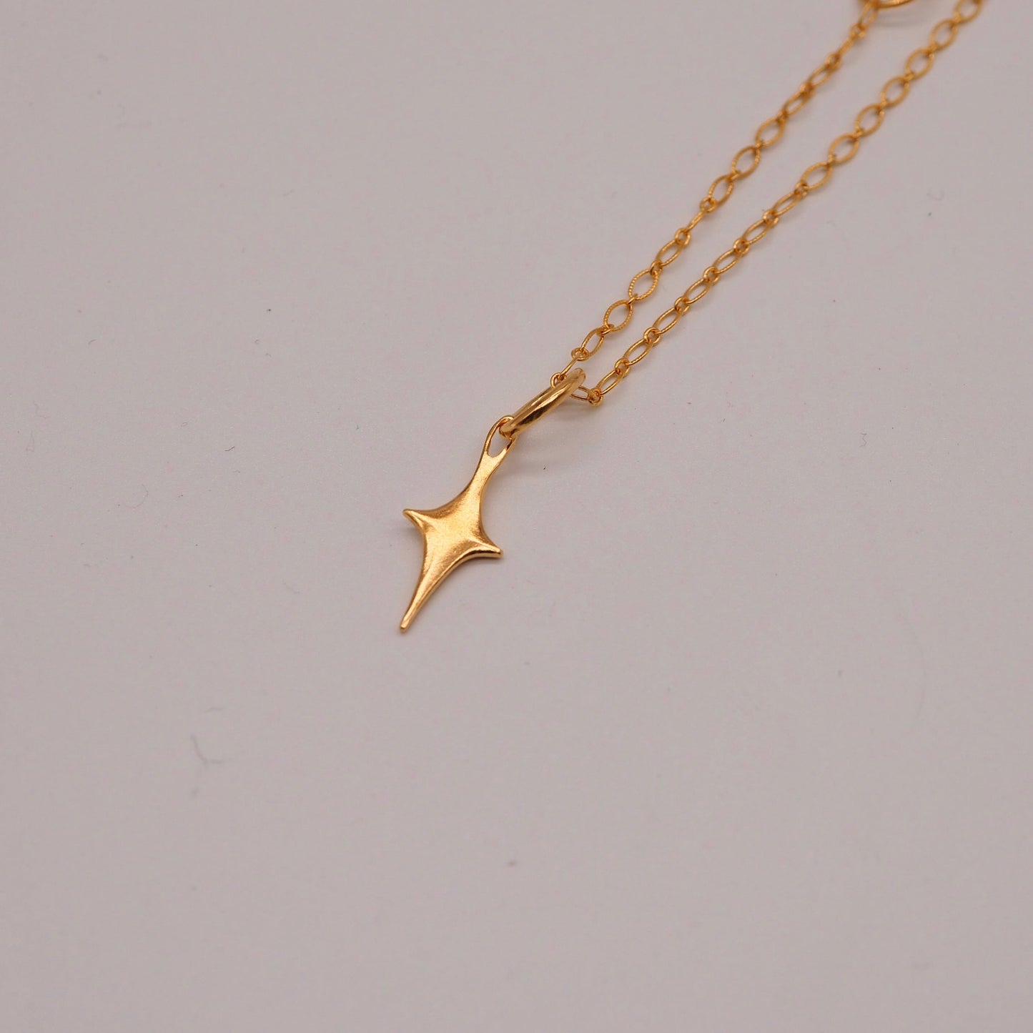 kaganalu LU necklace