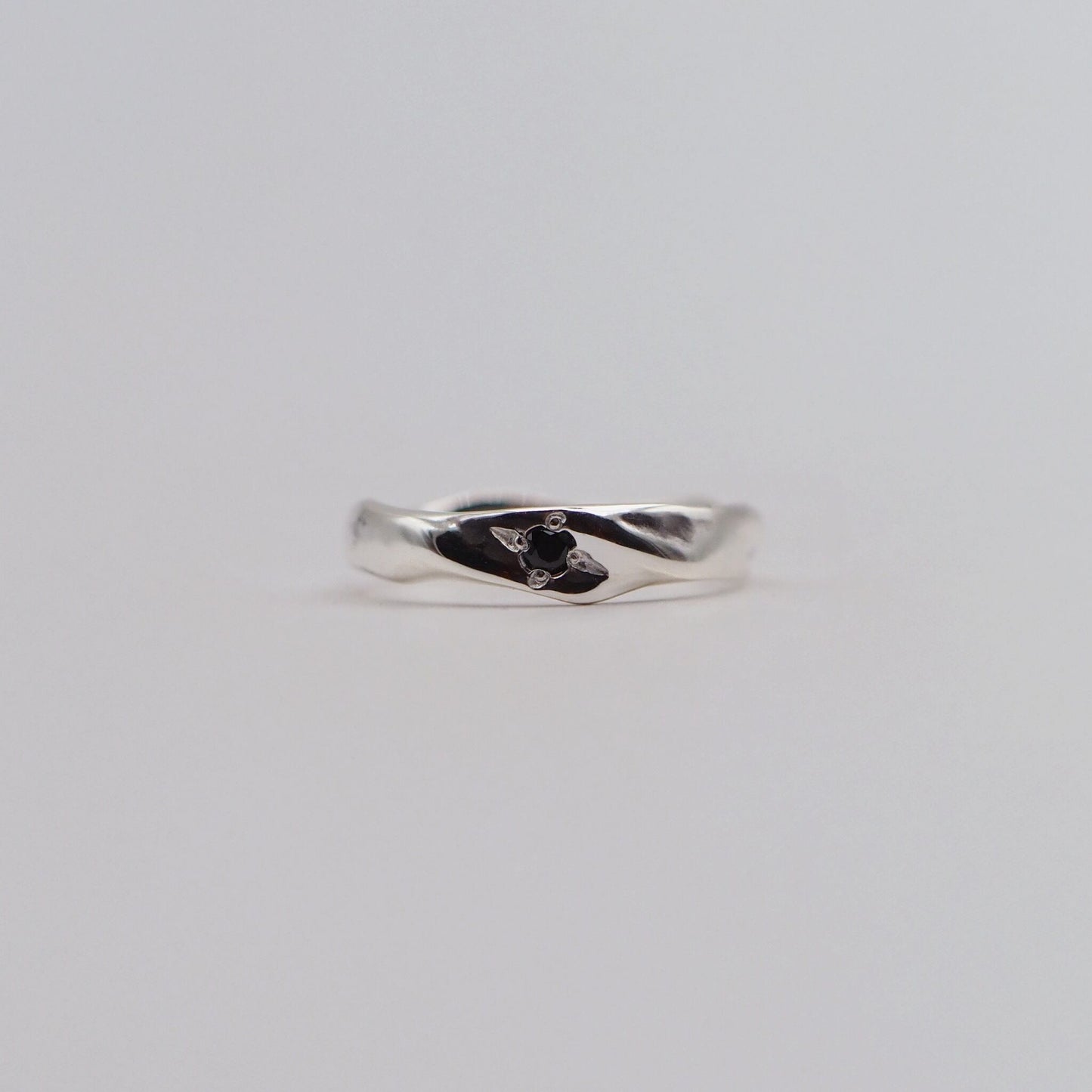 SDG ring Onyx